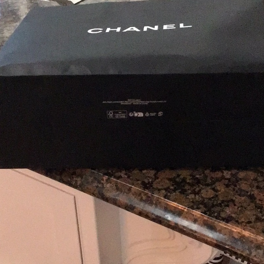 Chanel shopping bag Chanel tote 20 by 18 by 10 - Picture 5 of 5